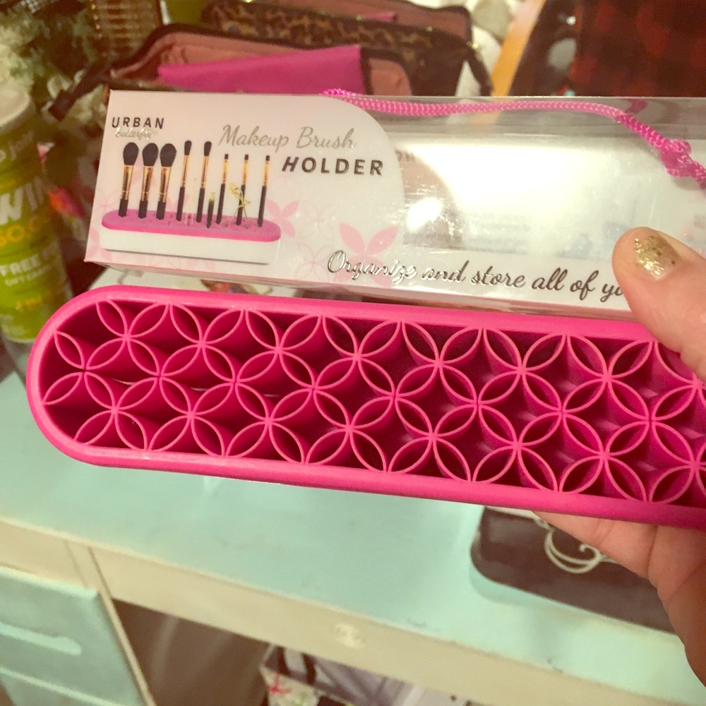 Brush caddy
